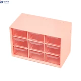 Собрание симпатичной маленькой вещи, общежитие для хранения комнаты и разные предметы ставят небольшие объекты.