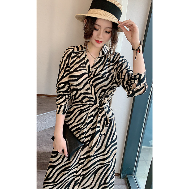 修身v领中长款法式豹纹2020连衣裙 afka连衣裙