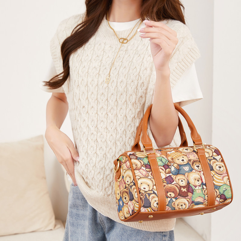 小熊依恋小众通勤波士顿枕头手提包 pjev女士包袋