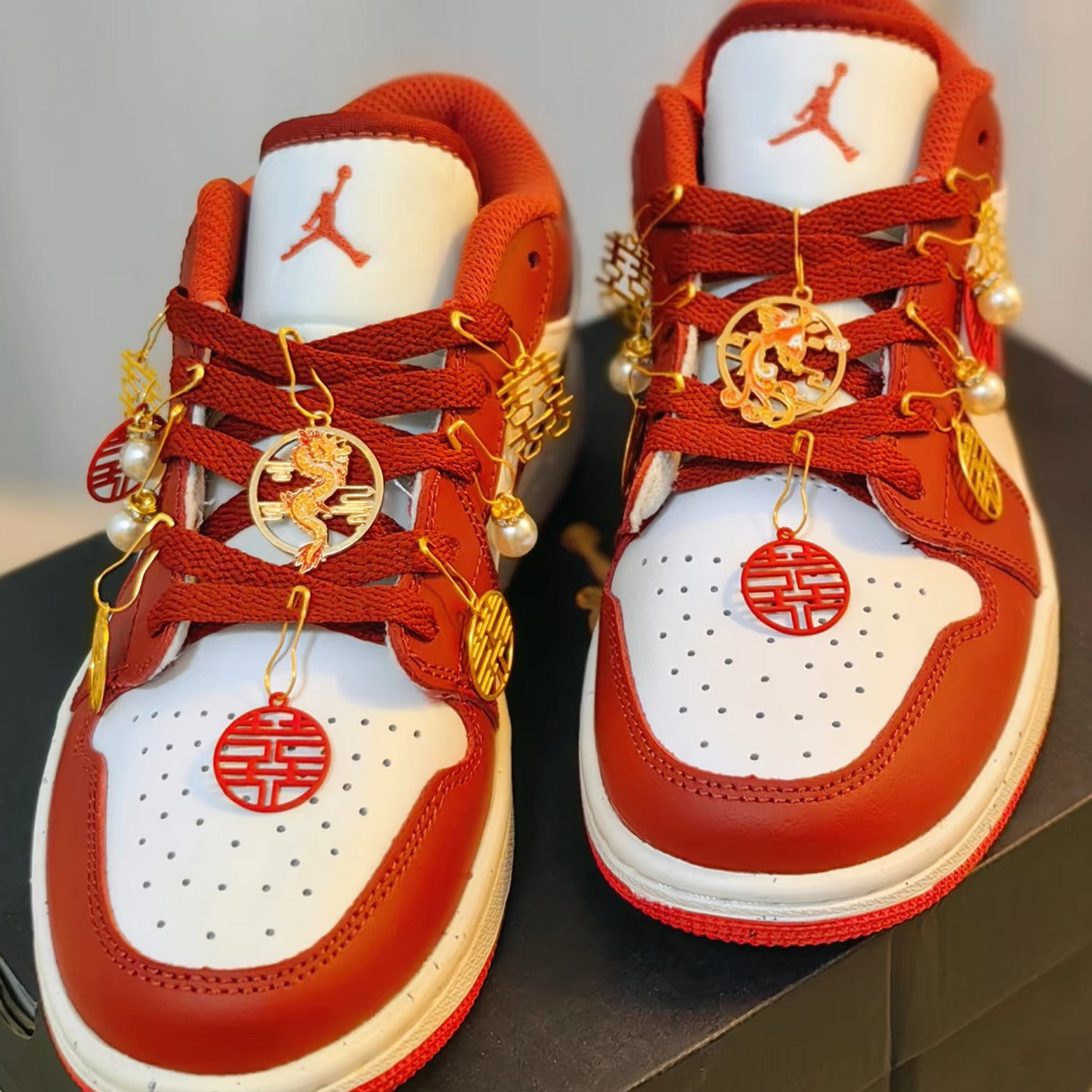 婚鞋配饰Aj鞋带红色结婚装饰挂件DIY配饰丝绸鞋带喜字鞋扣可拆卸,淘宝优惠券,粉丝福利购,淘宝优惠卷