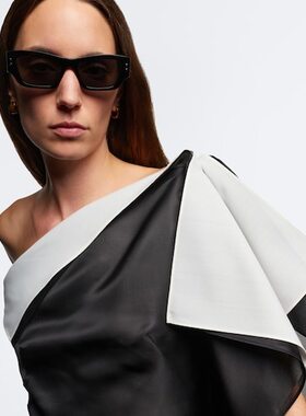 Fendi 芬迪 女士 FFold 矩形太阳眼镜 black黑色 舒适时尚