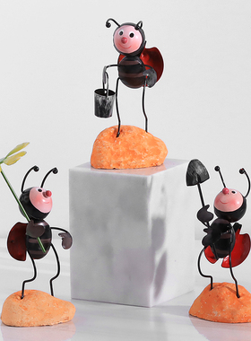 创意北欧可爱蚂蚁摆件客厅家居装饰品房间电脑桌面电视柜玄关摆设