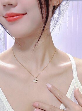 轻奢甜美蝴蝶吊坠小众设计感颈链韩国新品锁骨链项链钛钢不掉色女