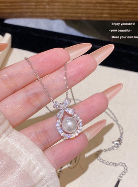 法式蝴蝶珍珠项链配饰女轻奢小众精致颈链高级感甜美小香风锁骨链