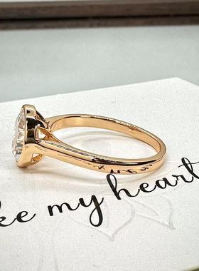 山月围镶椭圆人工钻女士钻戒