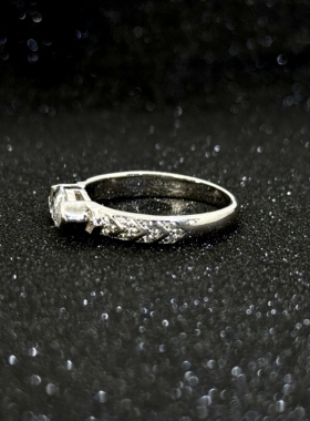 荷鲁斯之眼1克拉马眼戒指