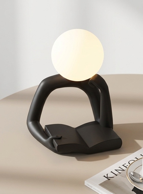 创意读书人树脂桌面氛围灯摆件