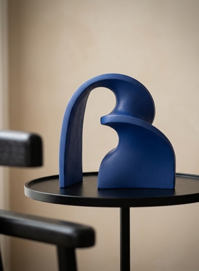 现代简约蓝色抽象桌面装饰摆件