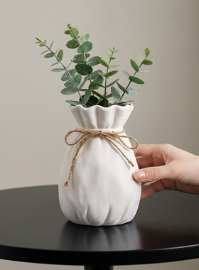 北欧白色陶瓷束口花瓶麻绳装饰