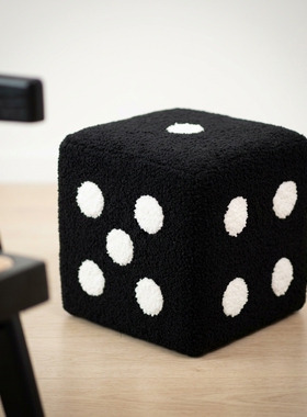 创意毛绒黑色圆形装饰摆件