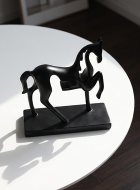 现代简约黑色马造型装饰摆件