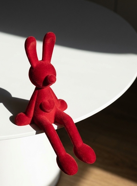 ins网红毛绒红兔桌面摆件