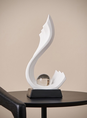 现代简约抽象树脂装饰摆件