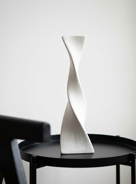 简约创意白色陶瓷螺旋花瓶摆件