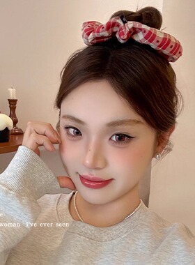 气质红色波点格纹大肠发圈女