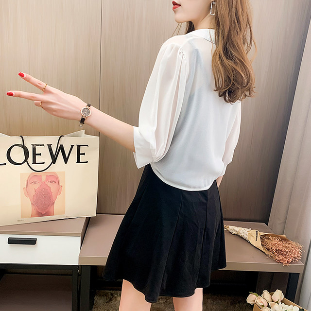 ເສື້ອຢືດ chiffon cardigan ເທິງບາງໆໃນລະດູຮ້ອນ