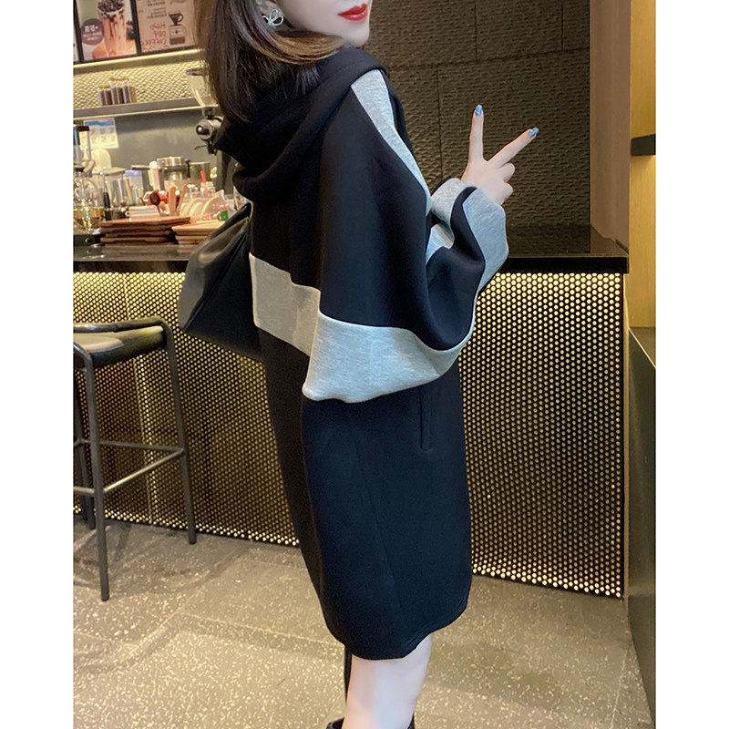 潮流减龄宽松半开领黑色2020卫衣裙 蜜恒连衣裙