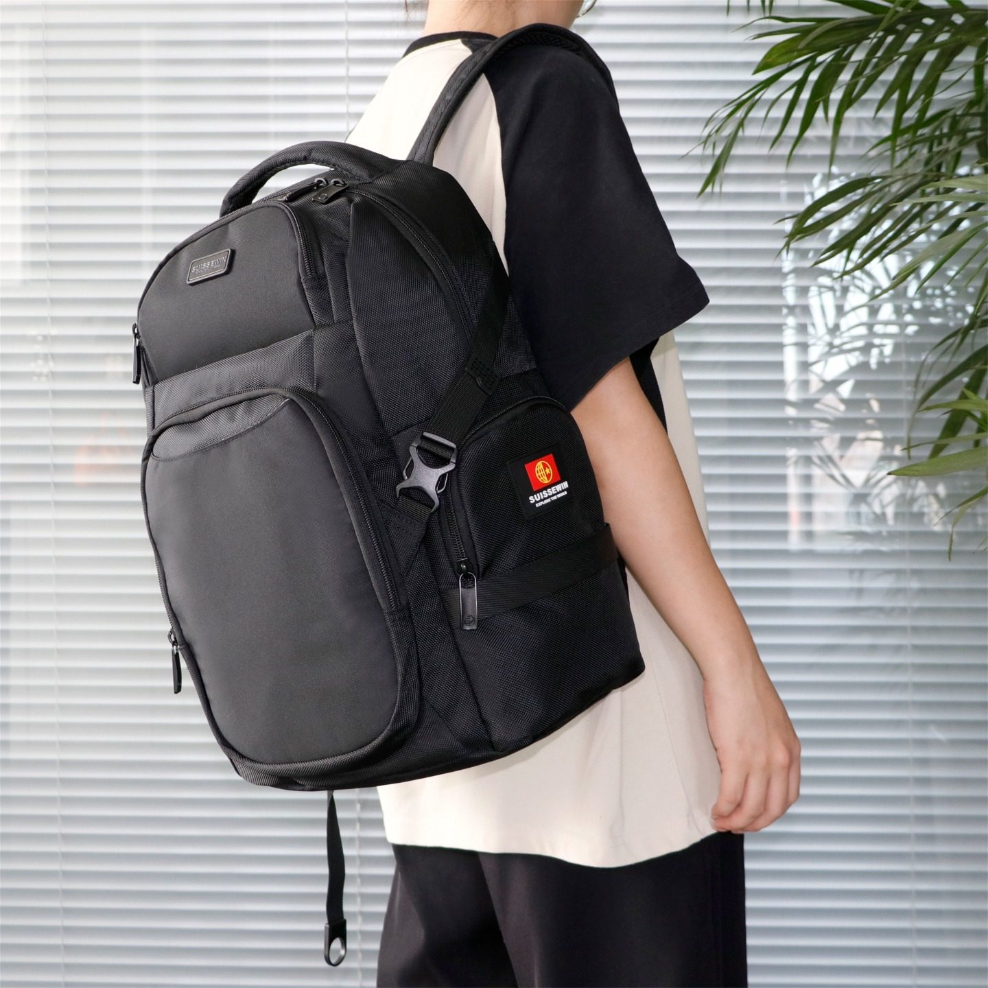 SUISSEWIN瑞士军刀经典黑色大容量多隔层潮流旅行出差双肩背包sn9,淘宝优惠券,粉丝福利购,淘宝优惠卷