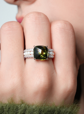 apm卡其色方形珍珠戒指