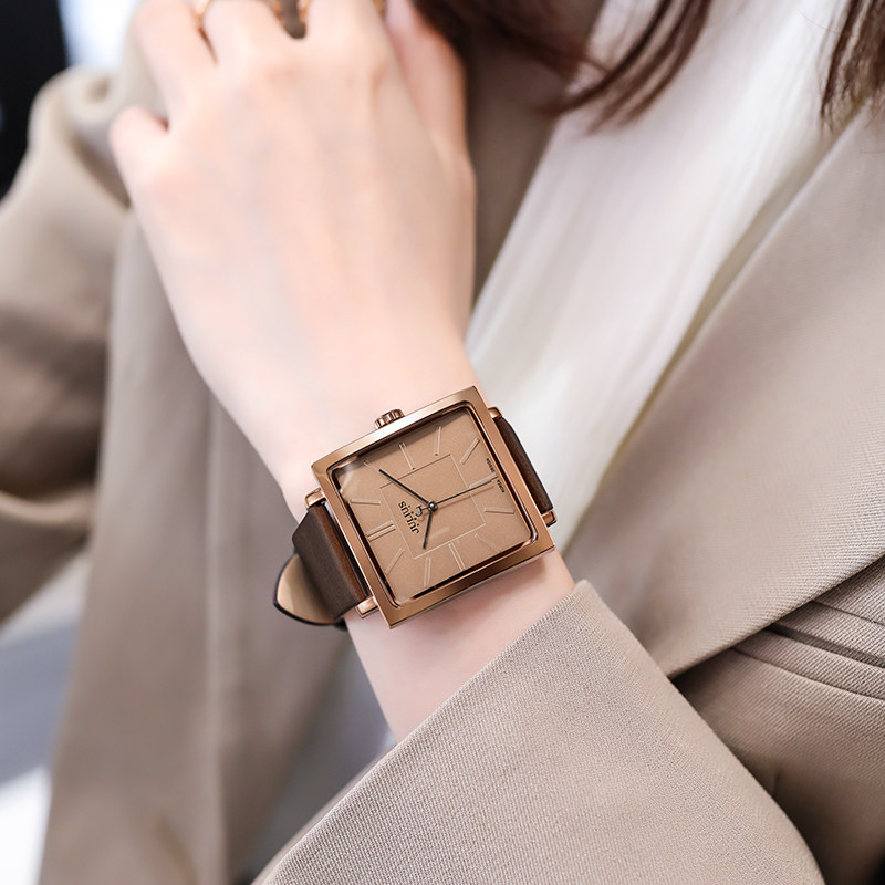 时尚潮流小众简约情侣真皮感石英表 莱宾吉国产腕表