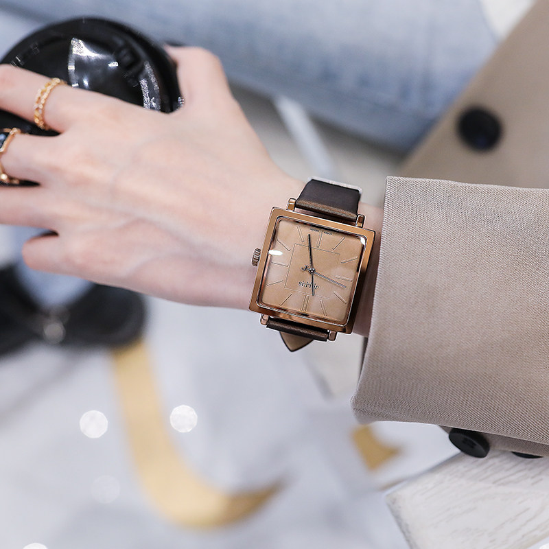 时尚潮流小众简约情侣真皮感石英表 莱宾吉国产腕表