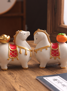 国潮马上有钱摆件一对