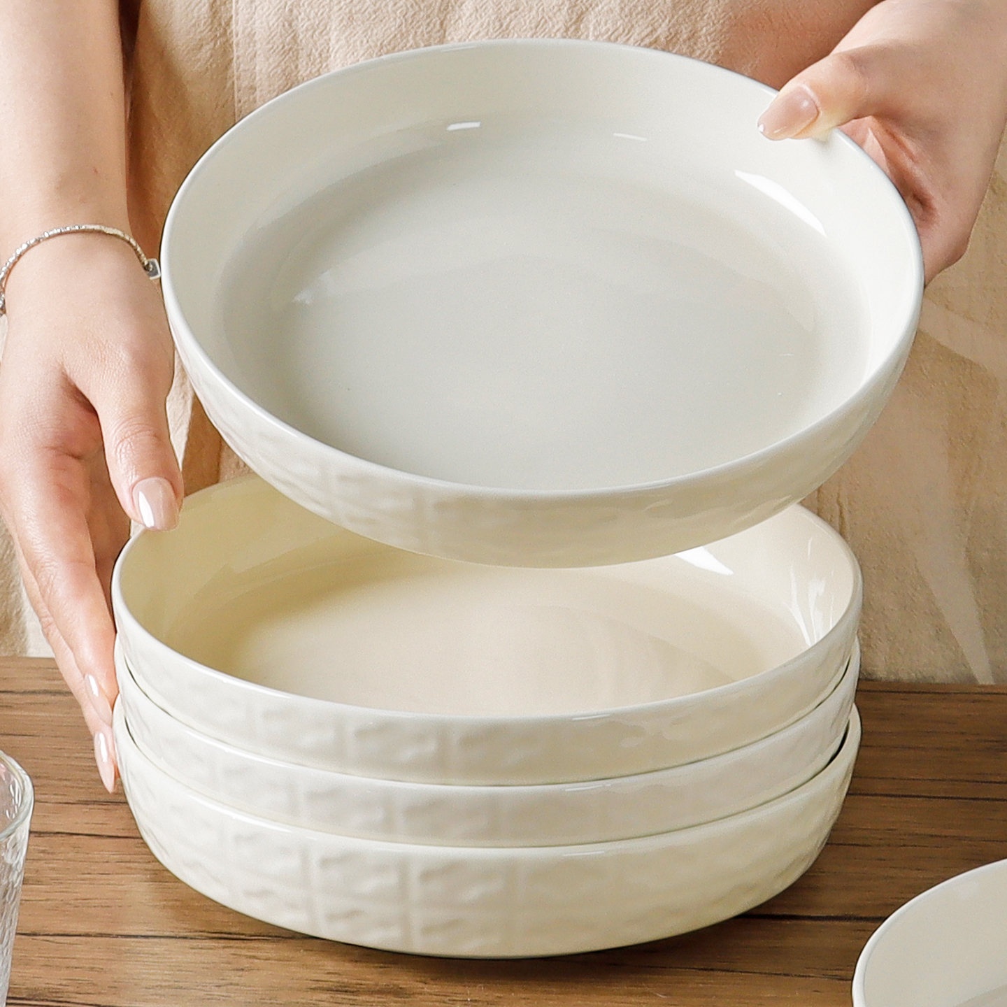 奶油风深盘釉下彩陶瓷盘子菜盘家用2025新款碗碟子餐具高颜值餐盘