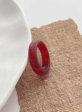 天然高冰大红玛瑙戒指 尾戒 本命年素圈戒指 玉髓玛瑙跑环配饰
