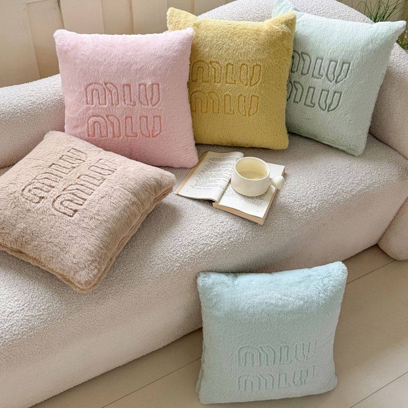 新疆包邮抱枕被子两用冬天加厚客厅沙发靠枕午睡毯子二合一车用折,淘宝优惠券,粉丝福利购,淘宝优惠卷