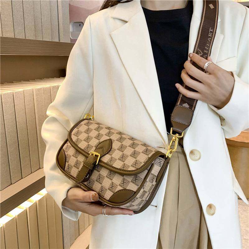新品 时尚小包包2024新款女包流行爆款斜挎包洋气单肩腋下小方包,淘宝优惠券,粉丝福利购,淘宝优惠卷