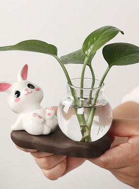 陶瓷工艺摆件卡通可爱萌兔装饰品培办公桌书柜玄关玻璃水创意兔子