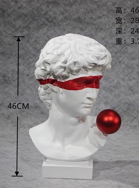 北欧轻奢创意大卫雕塑样本间客厅玄关石膏雕像软装高级艺术品摆件