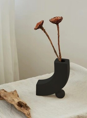 北欧轻奢哑光黑素胚家居民宿烛台花瓶客厅制造烧制装饰装氛围陶瓷