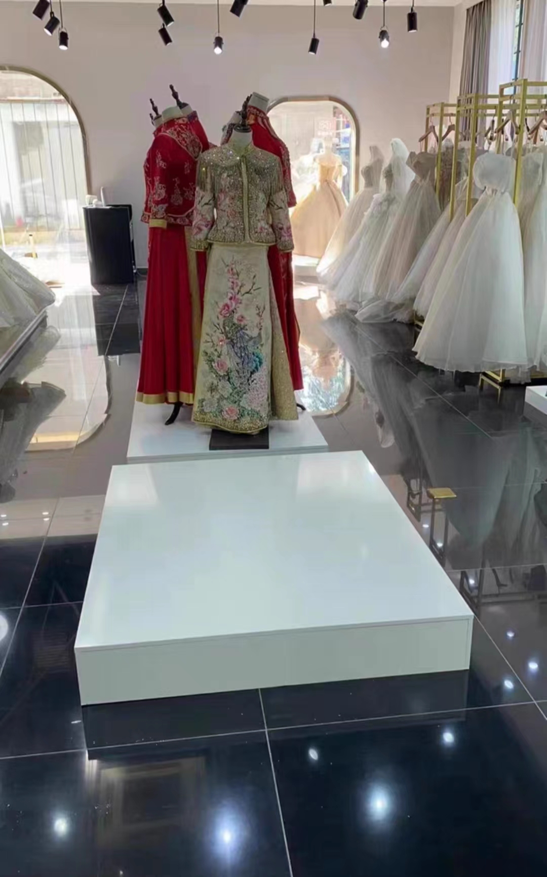 定制服装店地台橱窗模特展示台垫高台家具底座脚踩台网红直播站台-图1