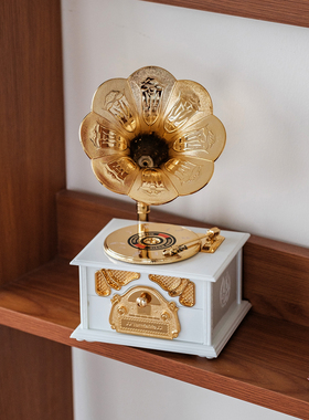 复古实木金色喇叭唱片机摆件