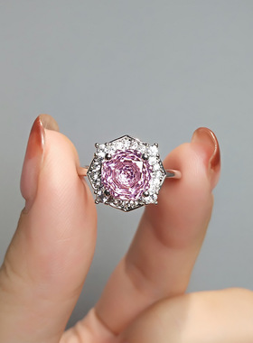 直播六边切玫瑰花红石戒指轻奢超闪冰花高碳天然黄水晶粉钻指环