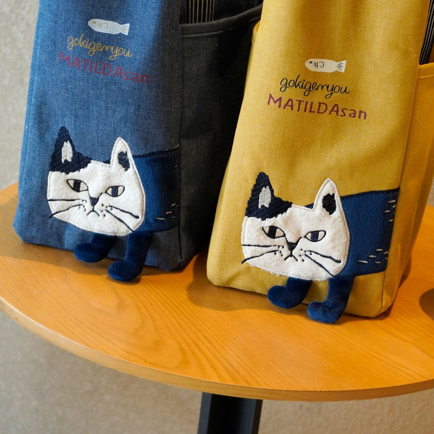 日本Kusuguru刺绣玛蒂尔达多隔层手提包精致贴布通勤水杯位帆布包,淘宝优惠券,粉丝福利购,淘宝优惠卷