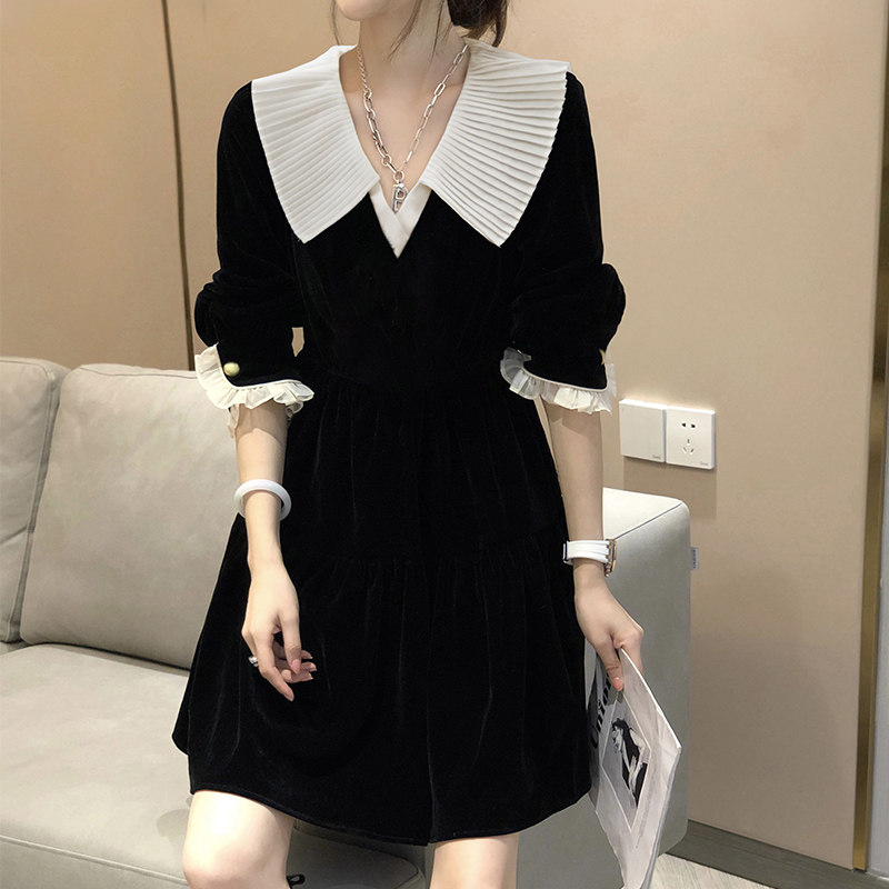 黑色娃娃领女小香风收腰显瘦连衣裙 秋寸连衣裙