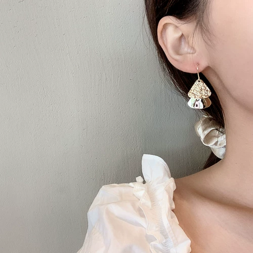 Серьги, изысканный стиль, 2021 года, простой и элегантный дизайн, европейский стиль