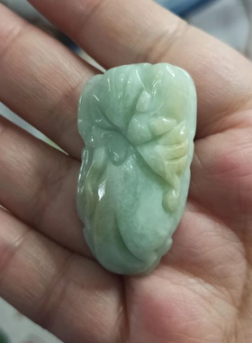 翡翠雕刻件手把件飘花蝙蝠如意