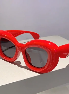 宽边充气多巴胺色凹造型太阳镜