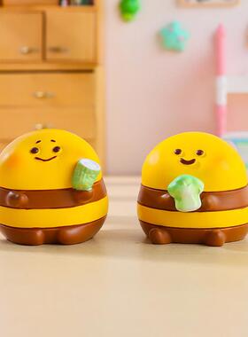 创意潮玩Bee王驾到盲盒摆件可爱萌宠蜜蜂手办桌面装饰品厂家直销