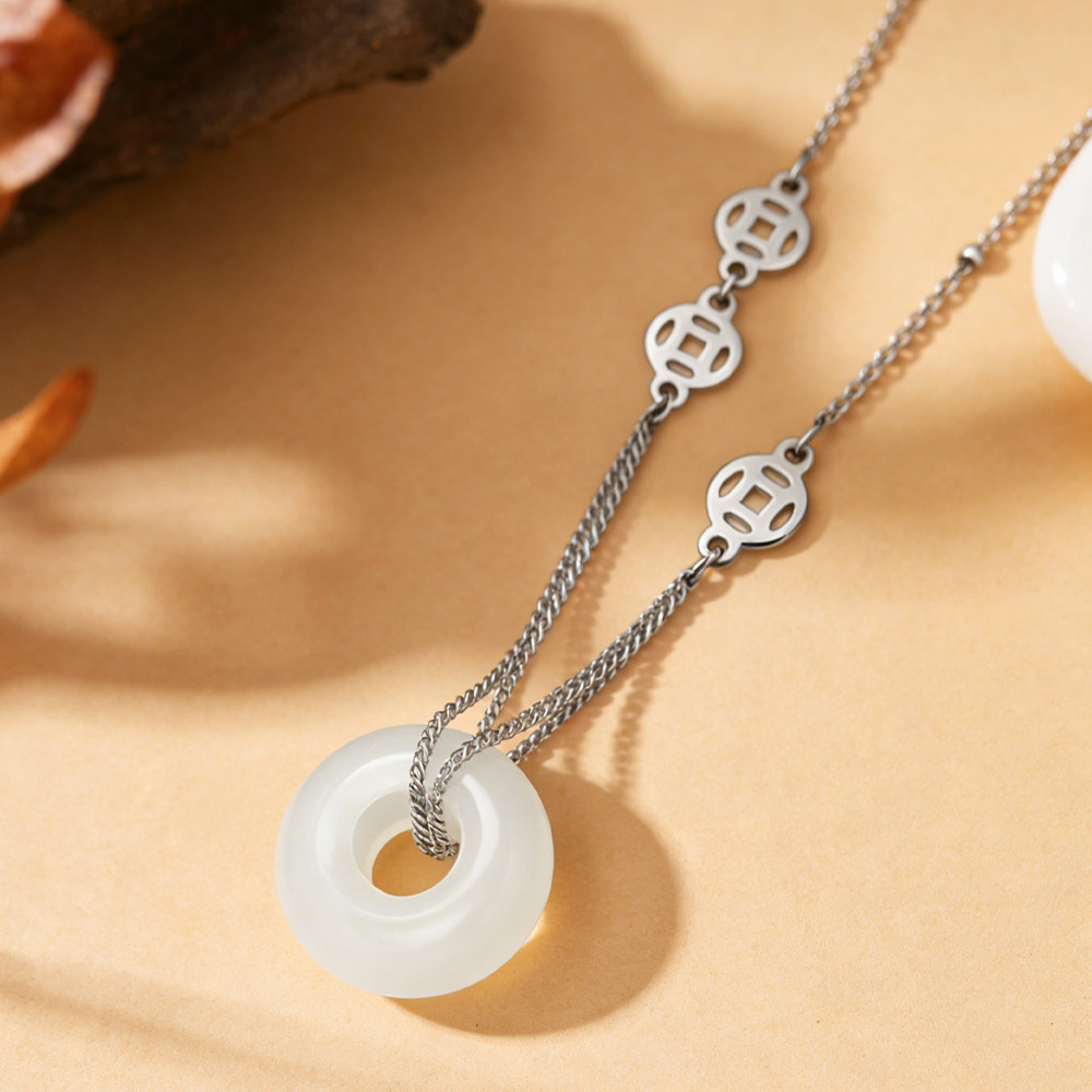 迪士尼新款财运平安扣玉髓项链女锁骨链简约时尚饰品新年礼物女,淘宝优惠券,粉丝福利购,淘宝优惠卷