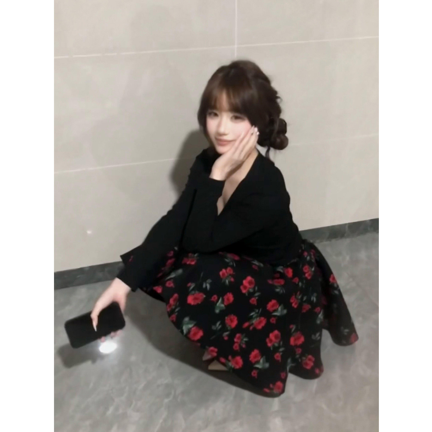 XZY 微胖法式复古黑色V领长袖上衣女25年冬季玫瑰印花半身裙套装,淘宝优惠券,粉丝福利购,淘宝优惠卷