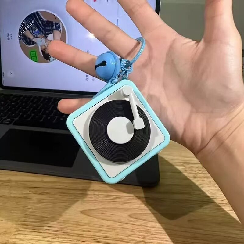 复古留声机钥匙扣学生创意奖品趣味书包配饰儿童小礼物唱片机挂件