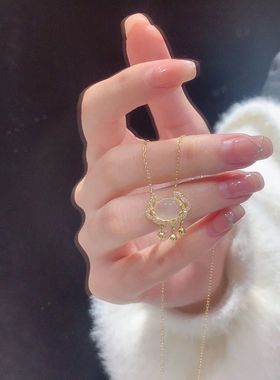 秘蓝平安锁项链女学生