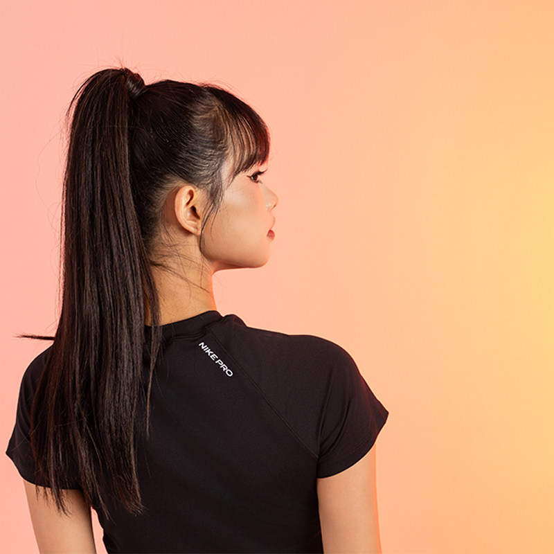 nike耐克秋季女子运动训练修身简约休闲短袖T恤锐力FV7843-010,淘宝优惠券,粉丝福利购,淘宝优惠卷