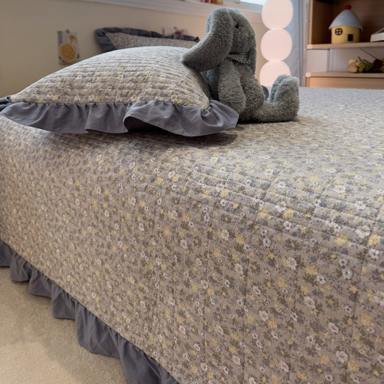 Thickened cotton edge bed cover