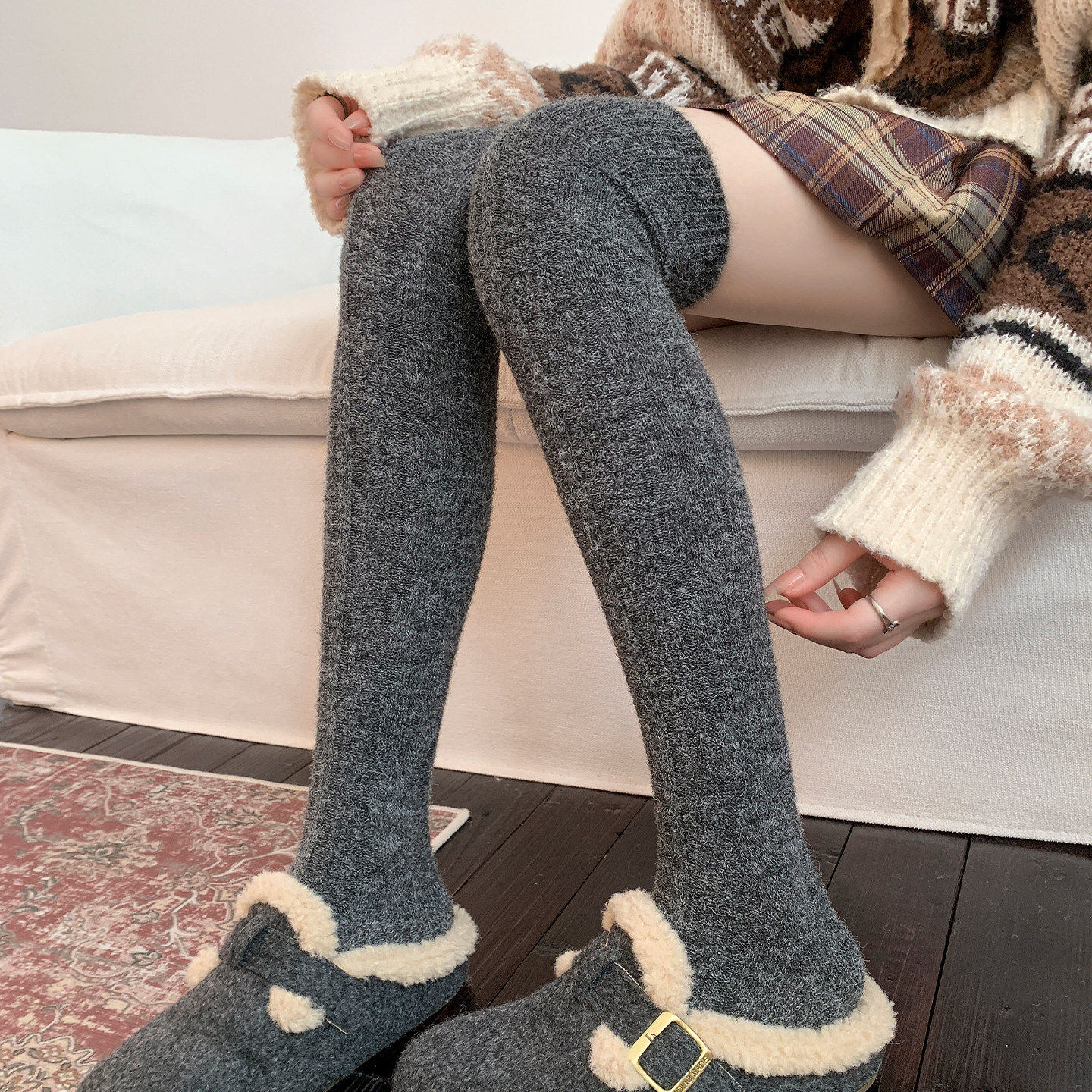 美拉德咖色羊毛过膝袜子女秋冬氛围感粗线加绒加厚不扎护腿长筒袜,淘宝优惠券,粉丝福利购,淘宝优惠卷