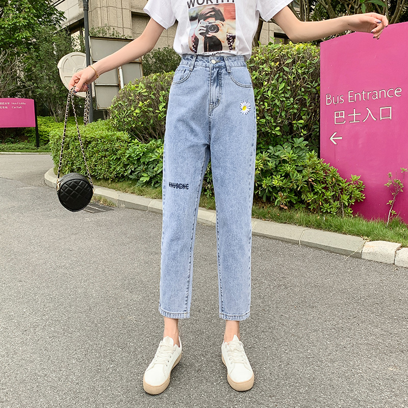 梦凡露女装旗舰店老爹裤春夏新款女牛仔裤百搭绣花米老鼠韩版修身显瘦哈伦裤潮0